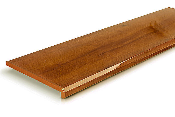 Подоконник цвета коричневого дуба